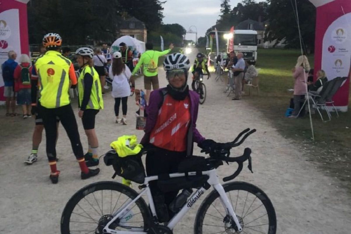 Bunda Fey selesaikan tantangan bersepeda di Perancis