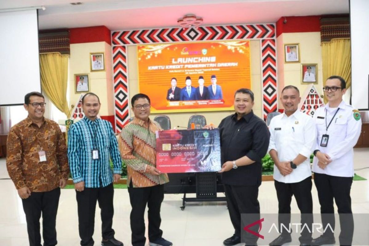Pemkab Tapsel - Bank Sumut luncurkan kartu kredit pemerintah daerah