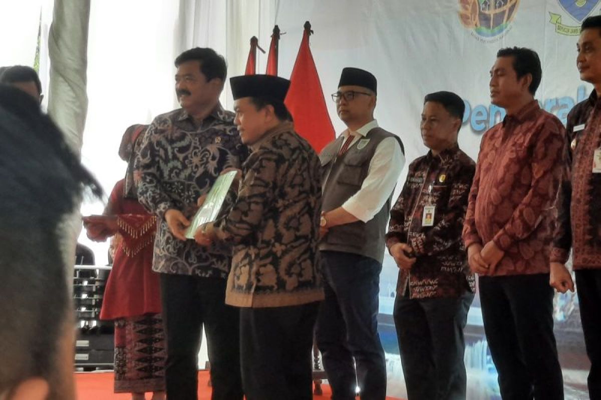 Menteri ATR/BPN serahkan sertifikat hak pakai Candi Muaro Jambi