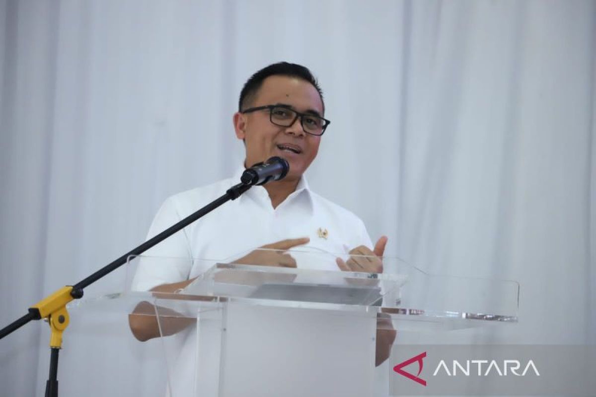 Jokowi tunjuk Menteri PAN-RB menjadi Menkopolhukam Ad Interim