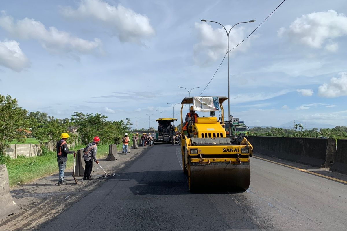 ASTRA Tol Tangerang-Merak lakukan rekonstruksi dan pelapisan ulang aspal