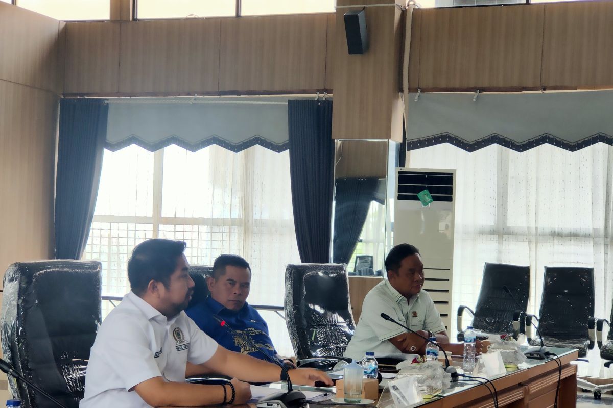 DPRD Provinsi Jambi dan Kalsel bicarakan hukum adat