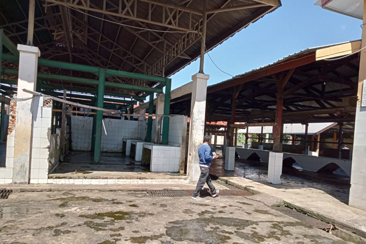 Pemkot Mataram merenovasi RPH Majeluk rusak akibat puting beliung