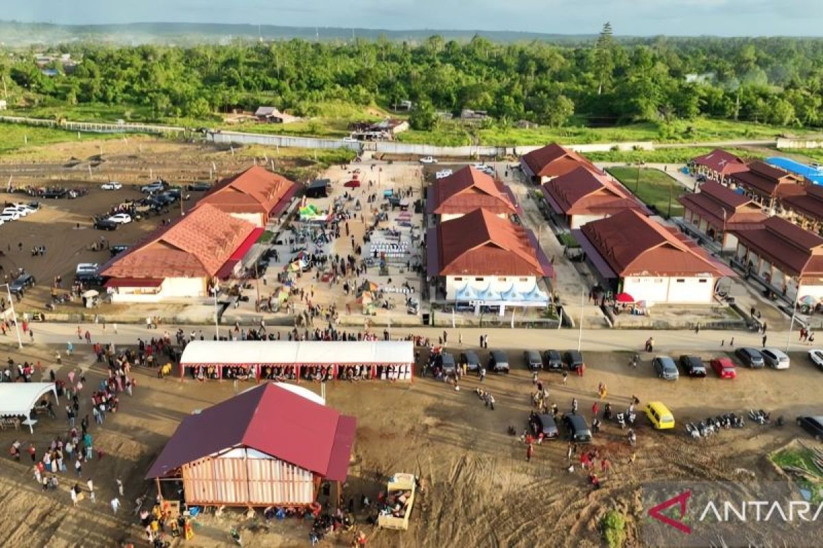 Kabupaten Sorong relokasikasi pasar sore hidupkan Pasar Induk Mariat