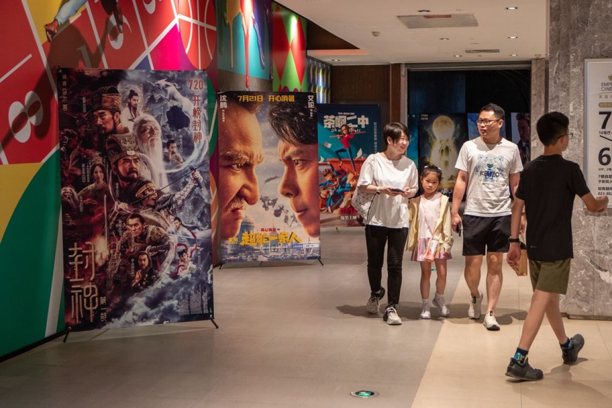 China bukukan dua film blockbuster senilai 3 miliar yuan