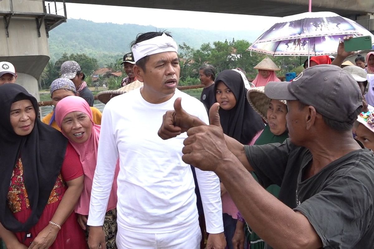 Dedi Mulyadi: Bangun permanen jembatan Parungnala Karawang