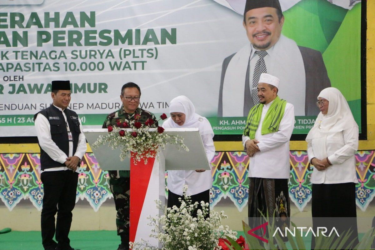 Pemprov Jatim bangun PLTS di 25 pesantren