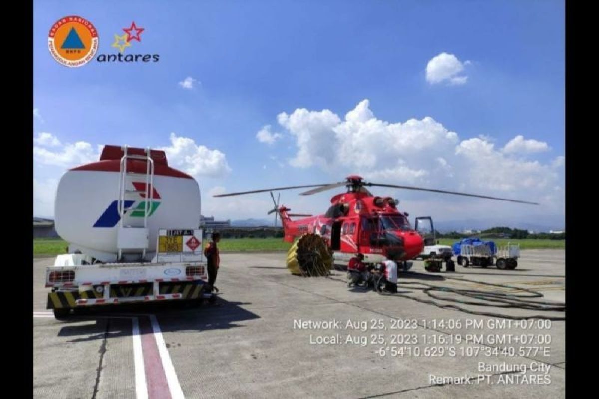 BNPB turunkan satu helikopter waterbombing tangani kebakaran TPST Sari Mukti