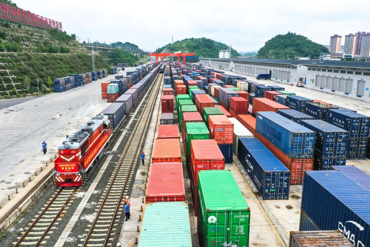 Juli, perdagangan internasional barang-jasa China 3,77 triliun yuan