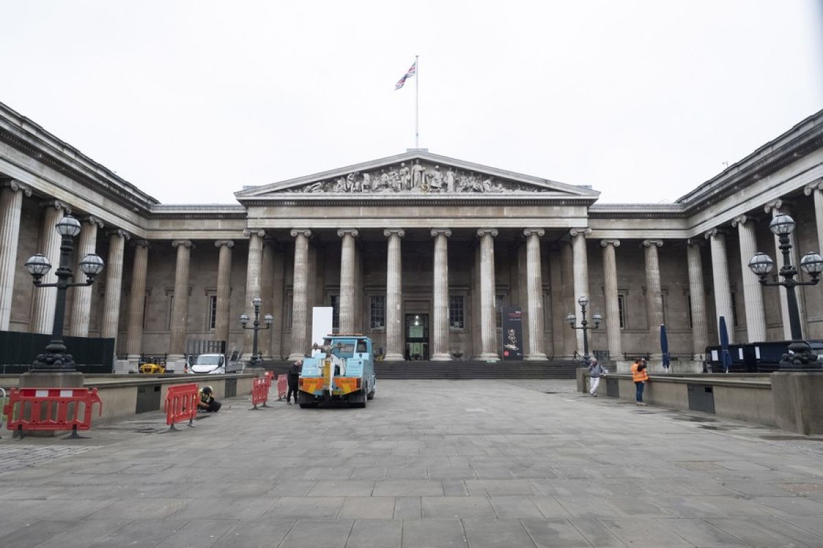 Direktur British Museum mundur menyusul dugaan pencurian