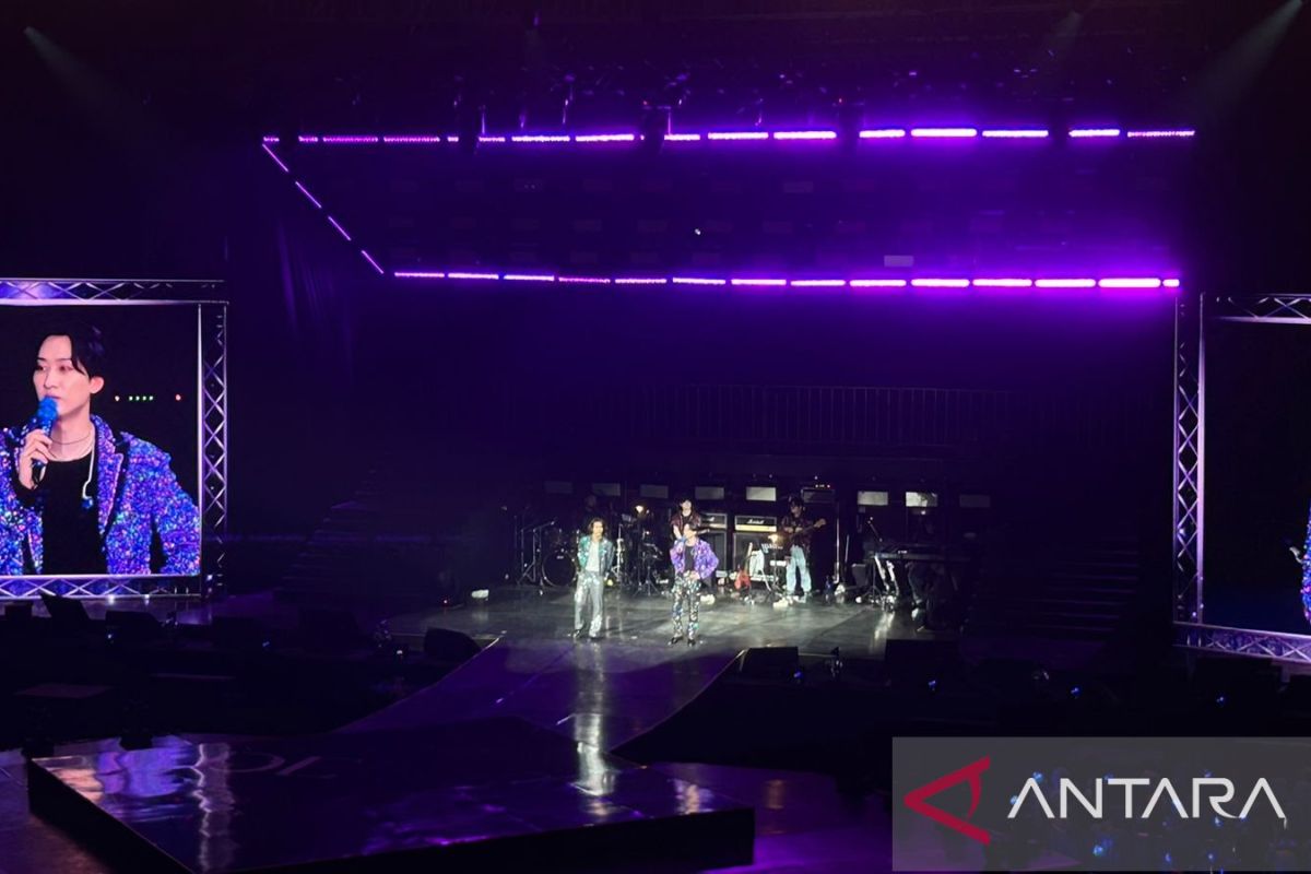 Super Junior D&E membuka konser di Jakarta dengan "Zero"