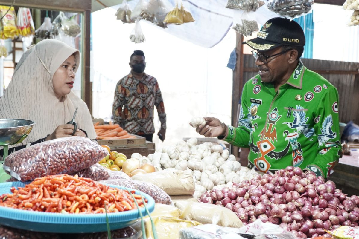 Pemkot Jayapura gencar pantau harga bahan pokok di pasar