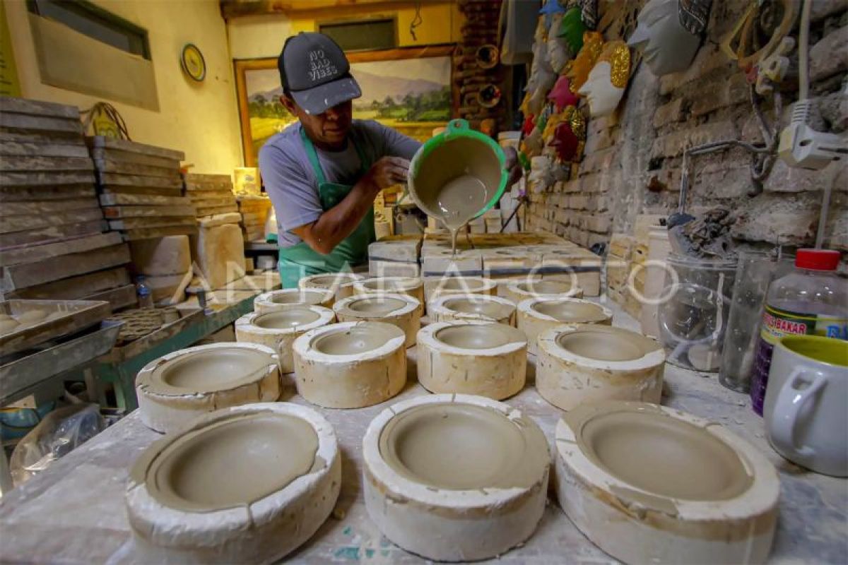 Ministry to prevent waves of imported ceramics in Indonesia