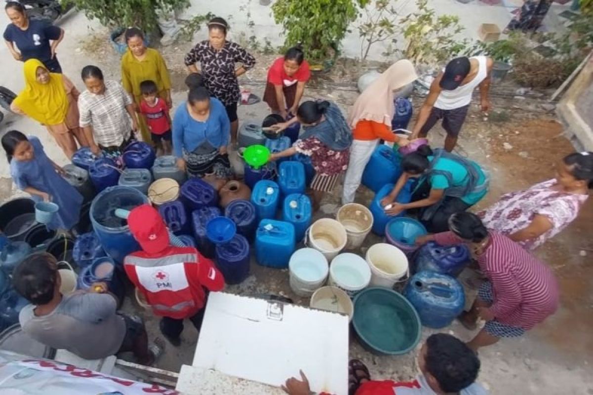 PMI Grobogan pasok 305.000 liter air bersih di daerah kekeringan
