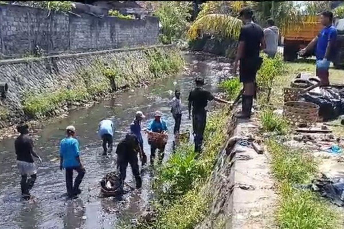 Pemkot Denpasar gencarkan edukasi masyarakat dengan aksi bersih sungai