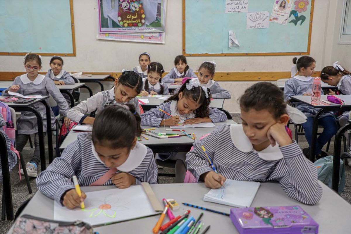Anak-anak Palestina di Jalur Gaza sambut tahun ajaran baru