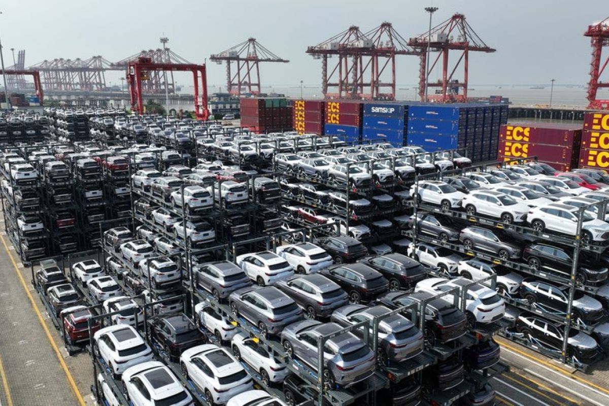 Penjualan kendaraan komersial China meningkat pada 2023