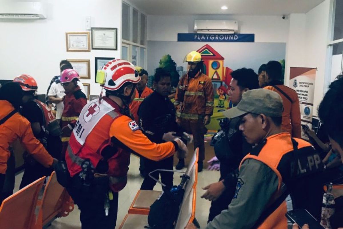 BPBD evakuasi 10 korban kebakaran Asrama BBPMP ke rumah sakit