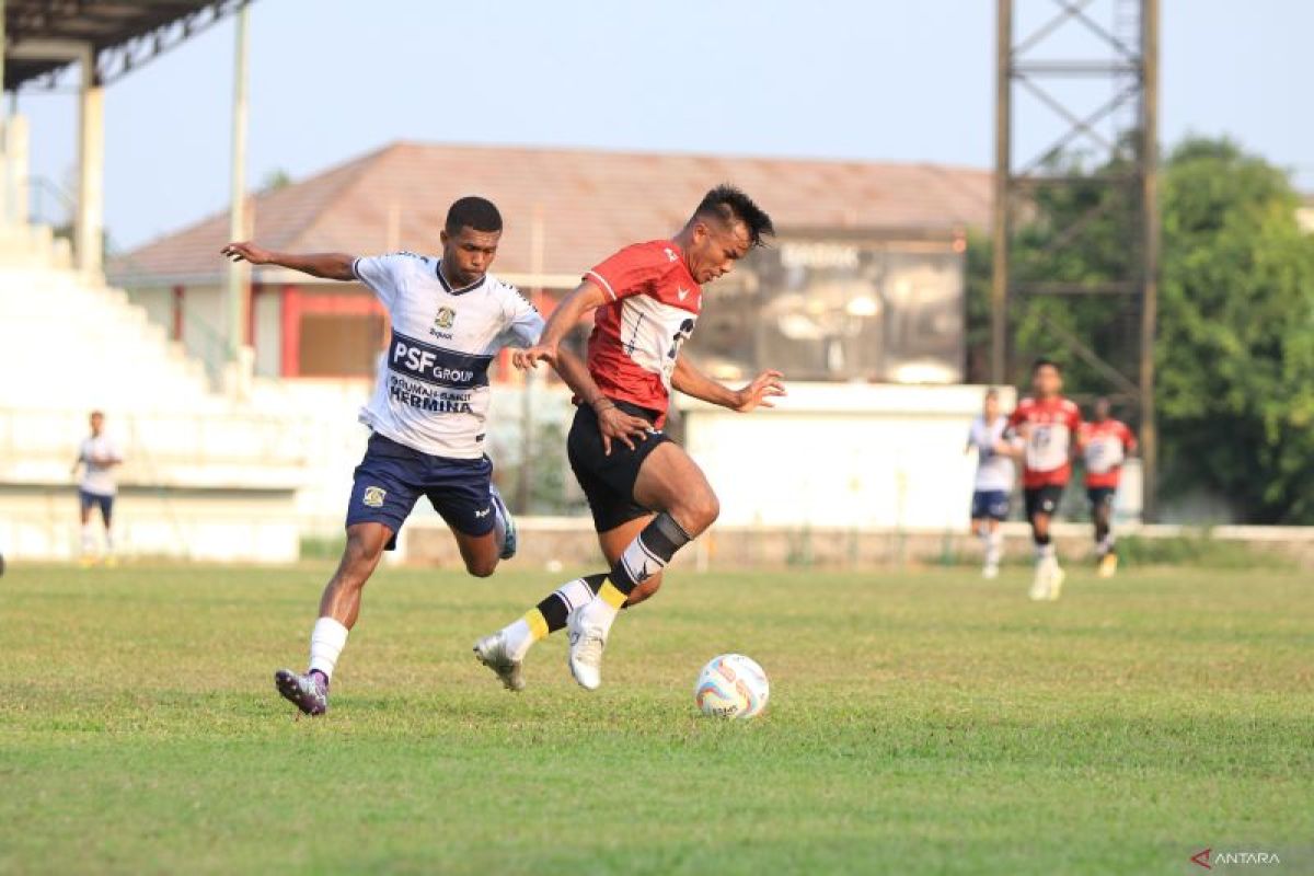 Ezechiel N'douassel alihkan fokus ke laga kontra Nusantara United FC