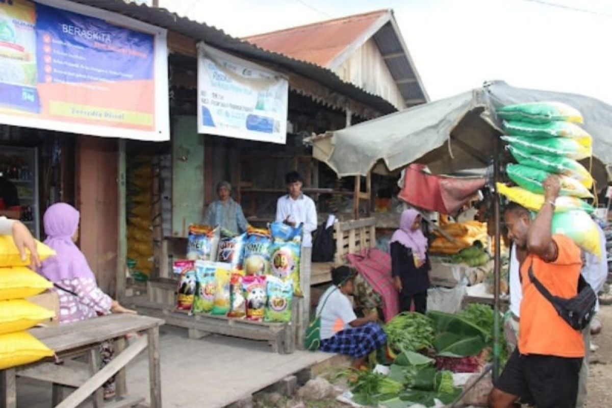 Perum Bulog gelar gerakan siap jaga harga pasar SPHP di Papua
