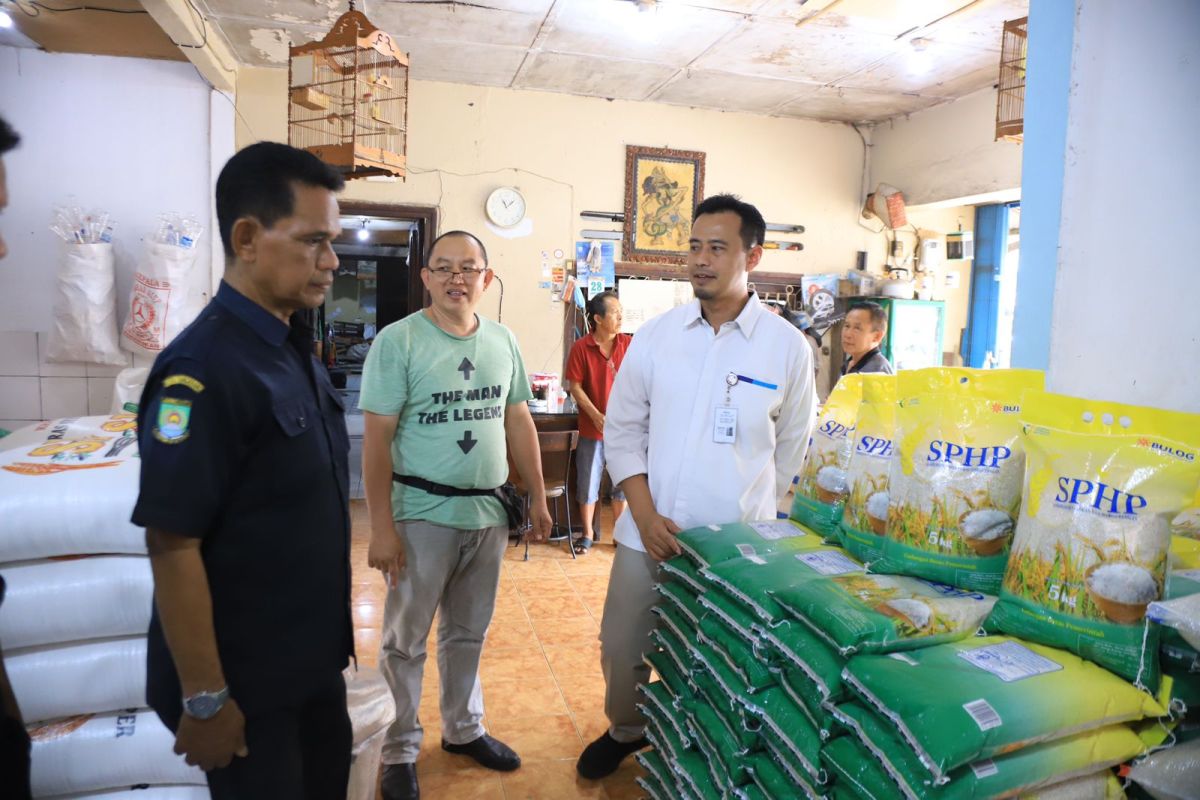 Jaga stabilitas harga, DKP-Bulog Tangerang salurkan 200 ton beras