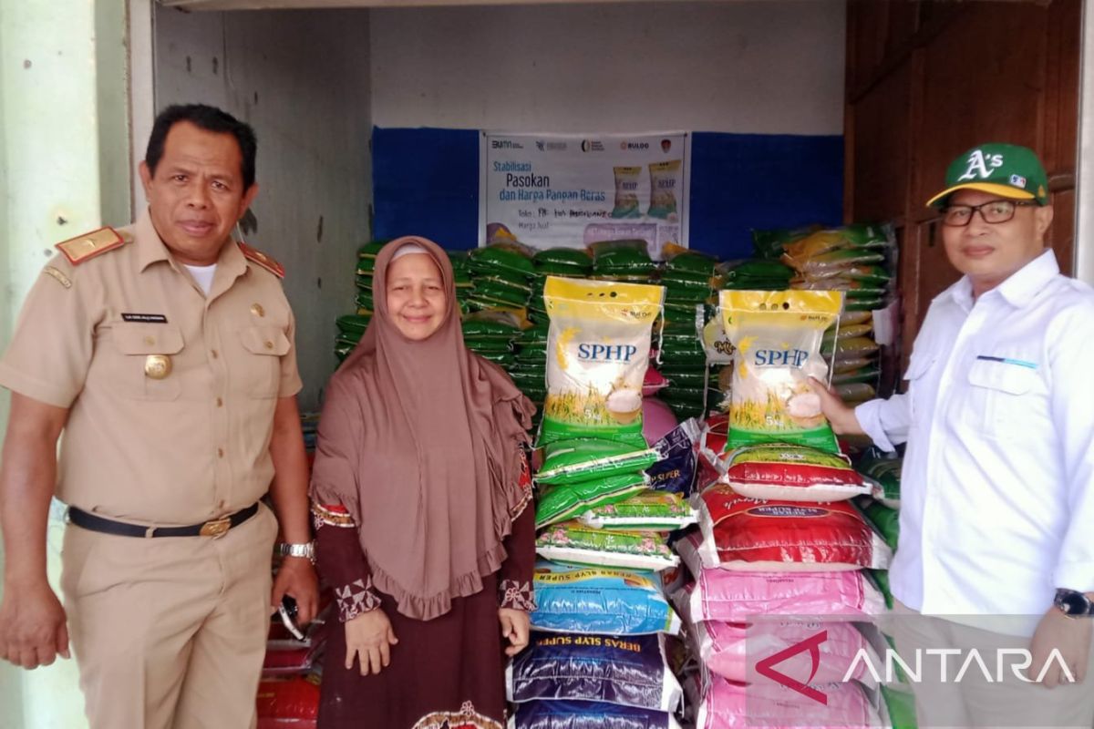 Bulog Baubau distribusi 10 ton beras ke Rumah Pangan Kita