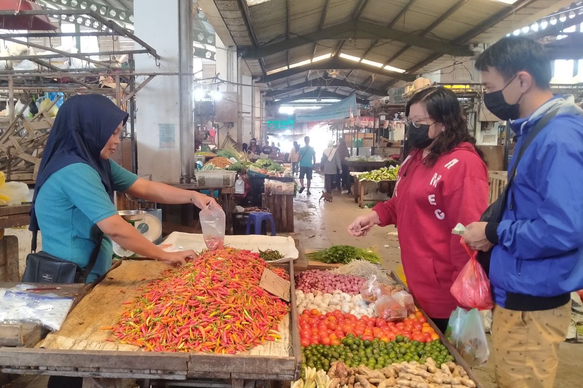 Harga cabai di Pontianak turun Rp15.000 per kilogram