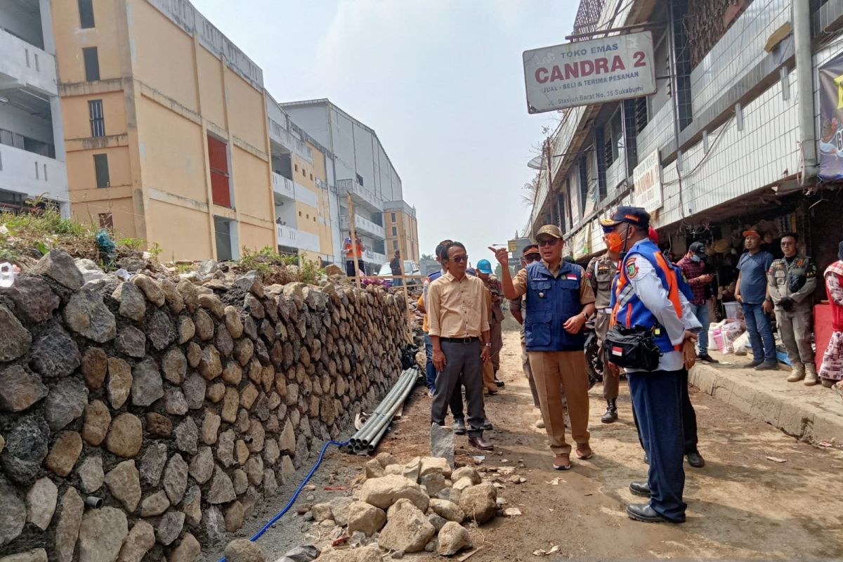 Wali Kota: Normalisasi Jalan Stasiun Barat Kota Sukabumi dongkrak perekonomian