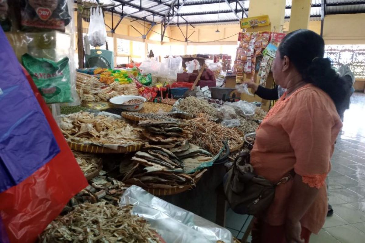 Mataram mulai terapkan pembayaran retribusi pasar non tunai