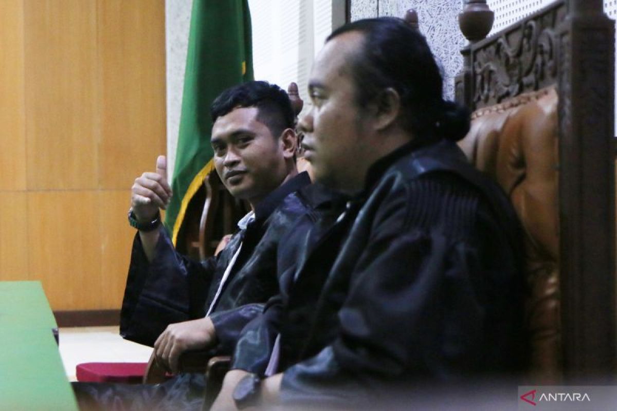Tersangka korupsi Perusda Sumbawa Barat siap membongkar aliran dana