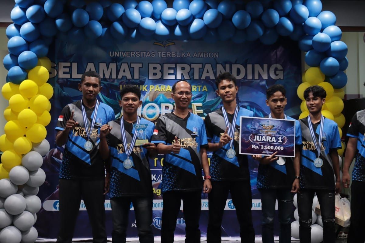 SMAN 15 Maluku Tengah juarai turnamen mobile legend UT Ambon