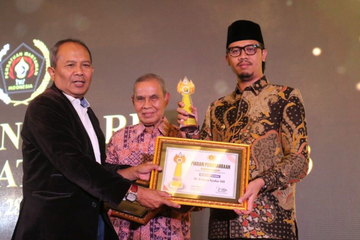 Wako Bukittinggi raih Golden Award SIWO PWI 2023 di Kaltim