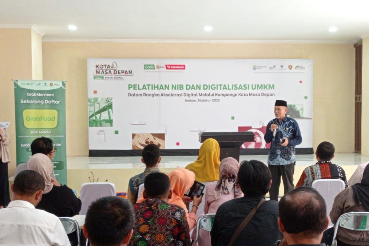 Grab emtek dan Bukalapak beri bantuan modal UMKM di Ambon