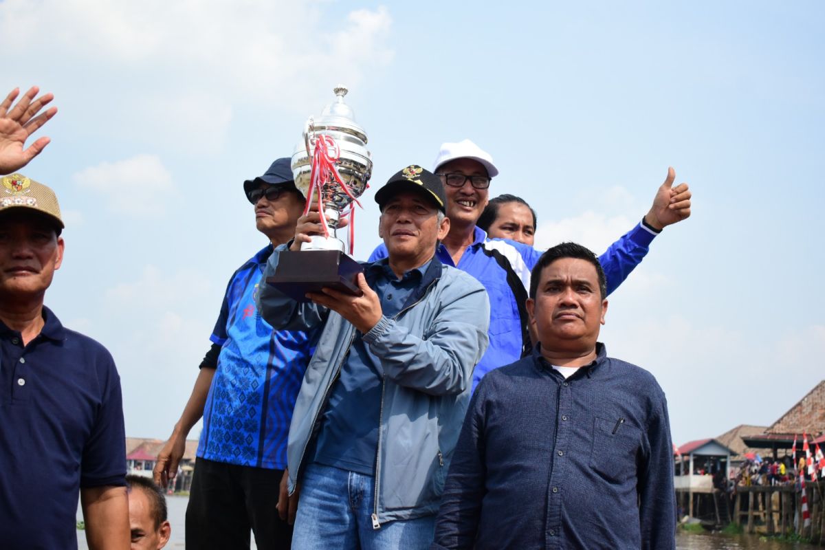 Serunya Lomba Kebut Perahu di Sungai Babatan, Pemenang Boyong Sapi hingga Kerbau