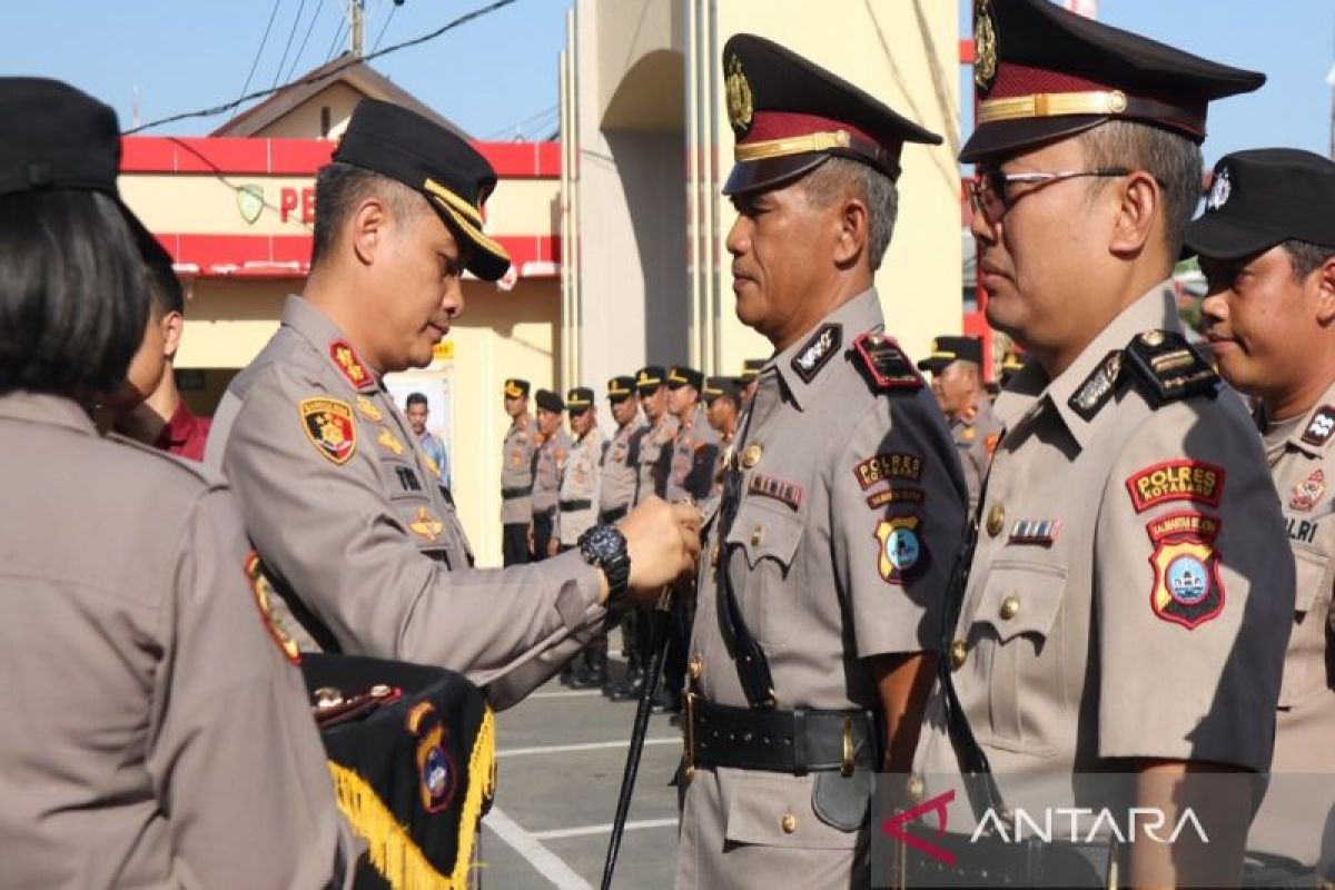 Kapolres Kotabaru pimpin sertijab pejabat utama hingga Kapolsek