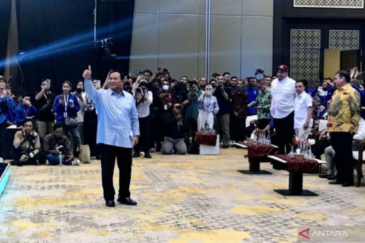 Prabowo Subianto meminta para kader partai koalisi sabar soal bakal cawapres