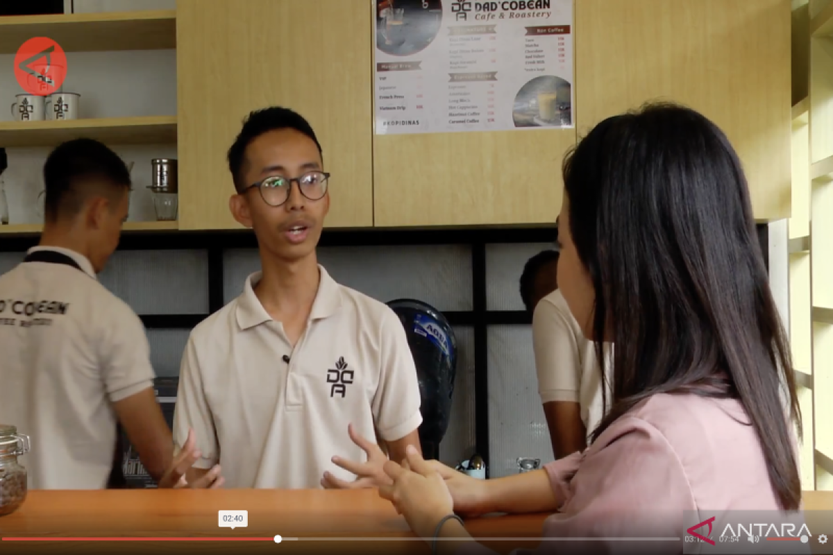 Inovasi trio mahasiswa Bogor mengolah ampas kopi jadi bara energi