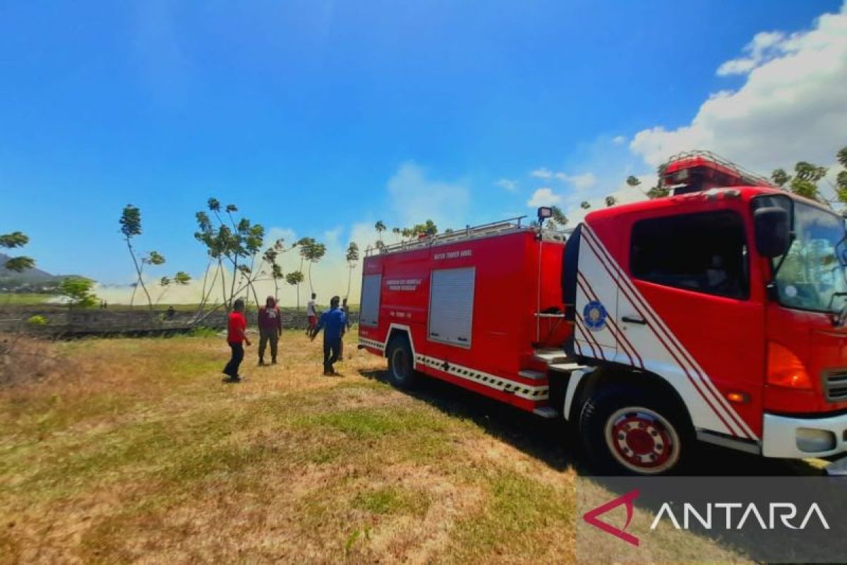 Lahan di Kota Gorontalo diduga terbakar karena api puntung rokok
