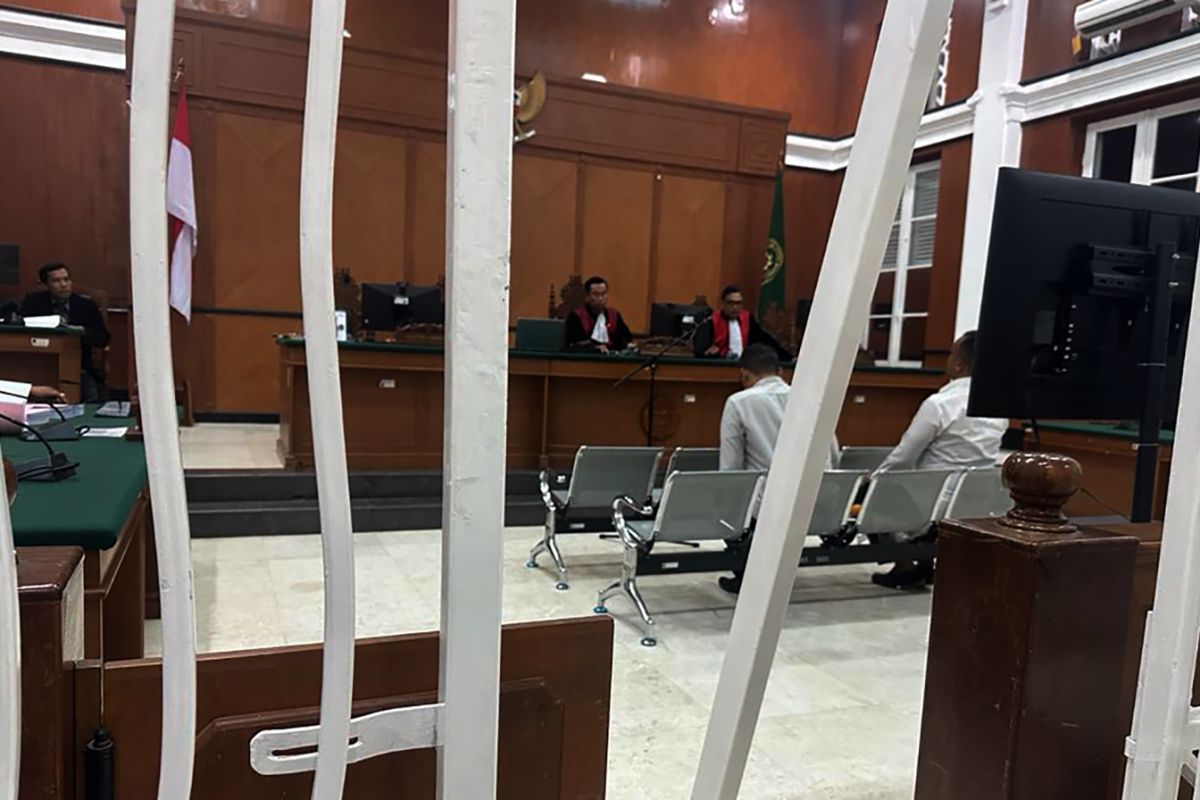 Dua terdakwa kasus dugaan korupsi Satpol PP Makassar dituntut lima tahun