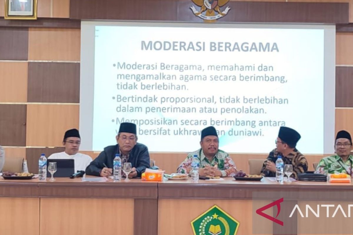 Kemenag Lumajang gelar seminar moderasi beragama