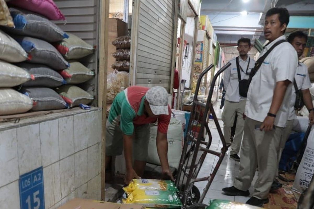 Pemkab Madiun gandeng Bulog tekan kenaikan harga beras di pasaran
