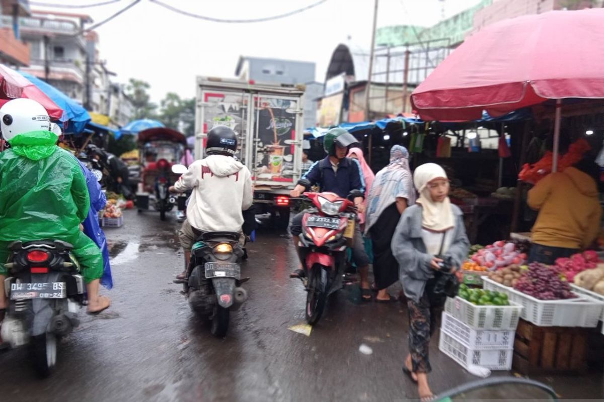 Harga beras di Makassar bergerak naik
