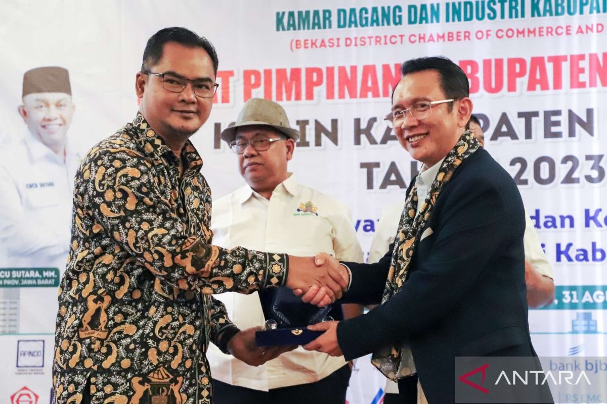 Pemkab Bekasi dorong dunia usaha mampu gerakkan roda ekonomi