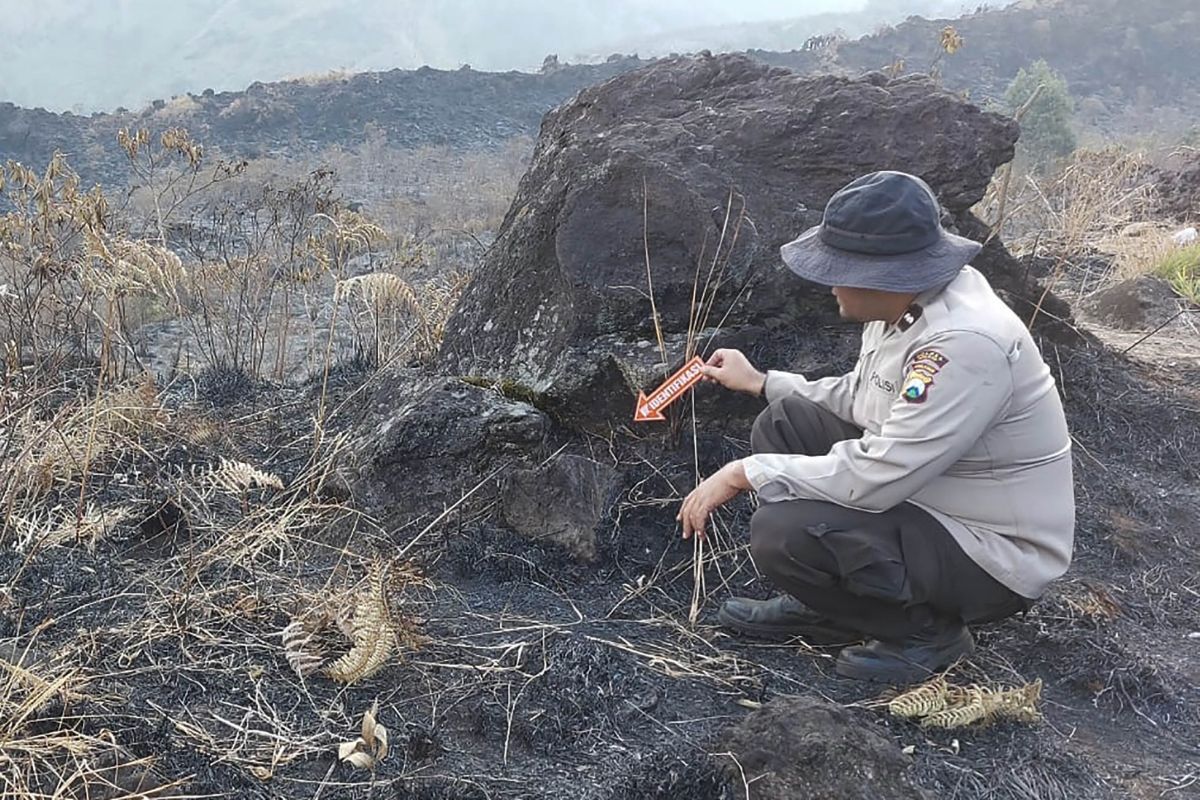 Polres Malang olah TKP lokasi kebakaran di lereng Gunung Arjuno