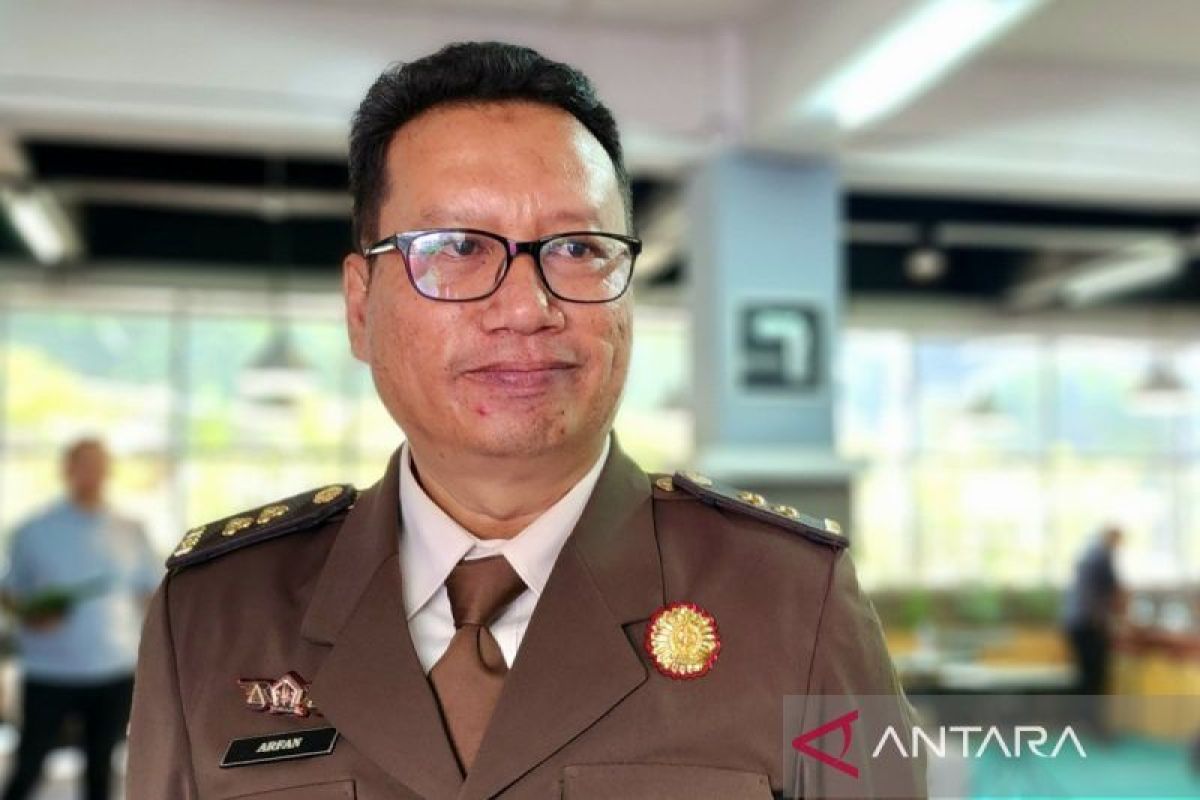 Kejaksaan Tinggi Jateng periksa Rektor UNS saksi kasus korupsi