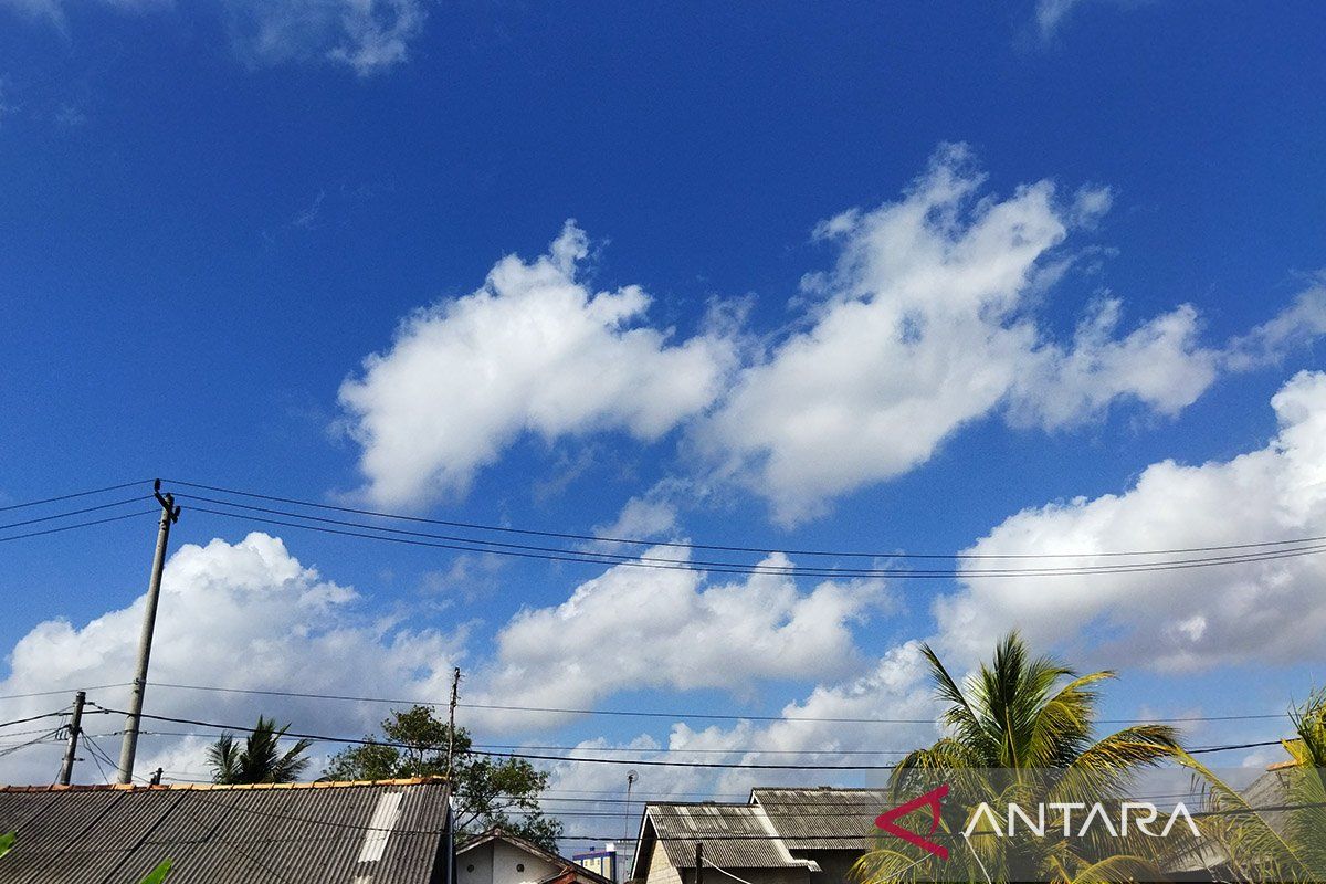 BMKG prediksi cuaca cerah berawan selimuti langit kota besar di Indonesia
