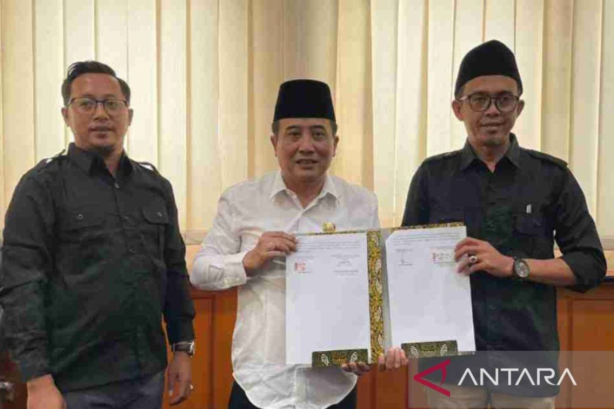 Pemkab Sampang hibahkan Rp49,9 M untuk Pilkada 2024