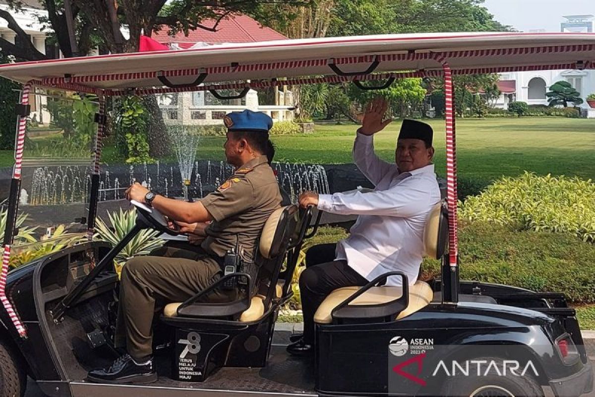 Prabowo sambangi Istana Merdeka usai Jokowi buka rakornas