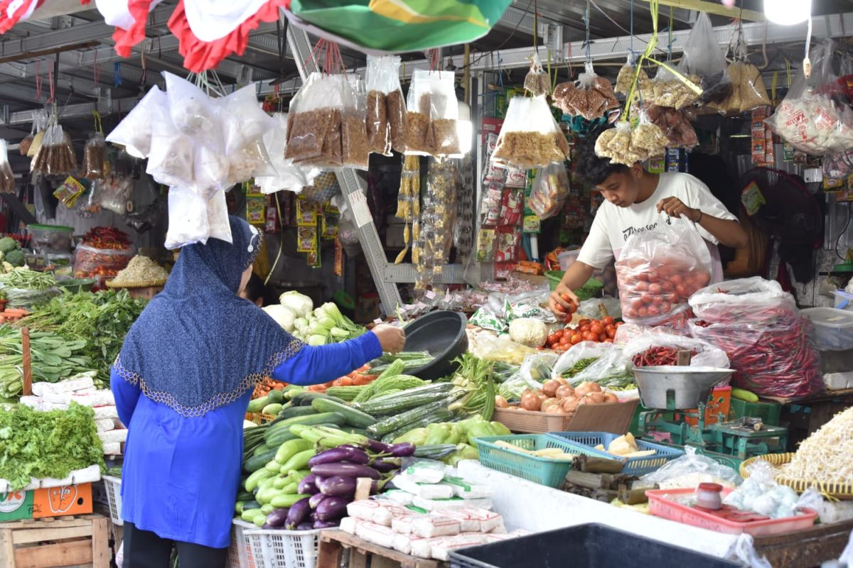 Pedagang Pasar Larangan Akui Nyaman Di Tempat Baru - ANTARA News Jawa Timur