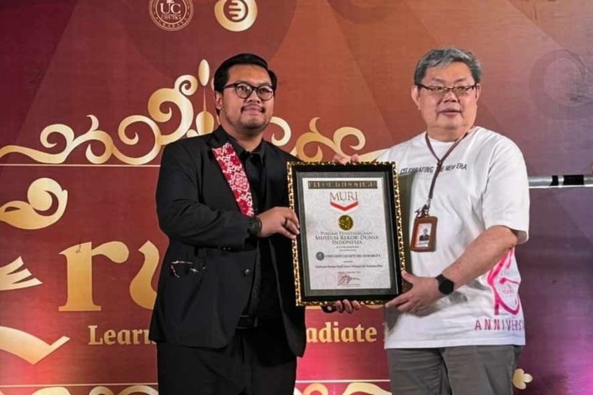 UC Surabaya pecahkan rekor MURI BMC terbanyak buatan maba